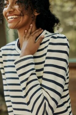 Stevie Sweatshirt - ReAmour