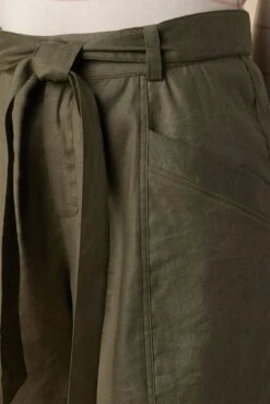 Milo Femme Fête Short - Calla Green 9 Milo Femme Fête Short - Calla Green -AGOLDE Shop TBD Milo Short Calla Green 5