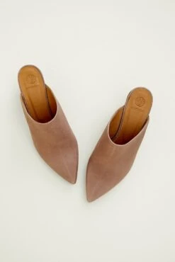 Coclico Jackson Mule - Fango Taupe -AGOLDE Shop coclico jackson fango taupe 0010 4d19e73a c9c3 4c8b b4f1 548ee3b169f8